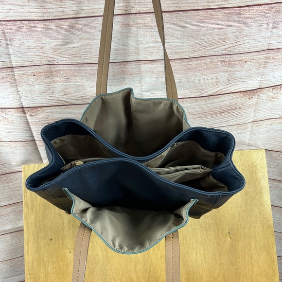 Vintage Relic Hobo Bag - Picture 3 of 6